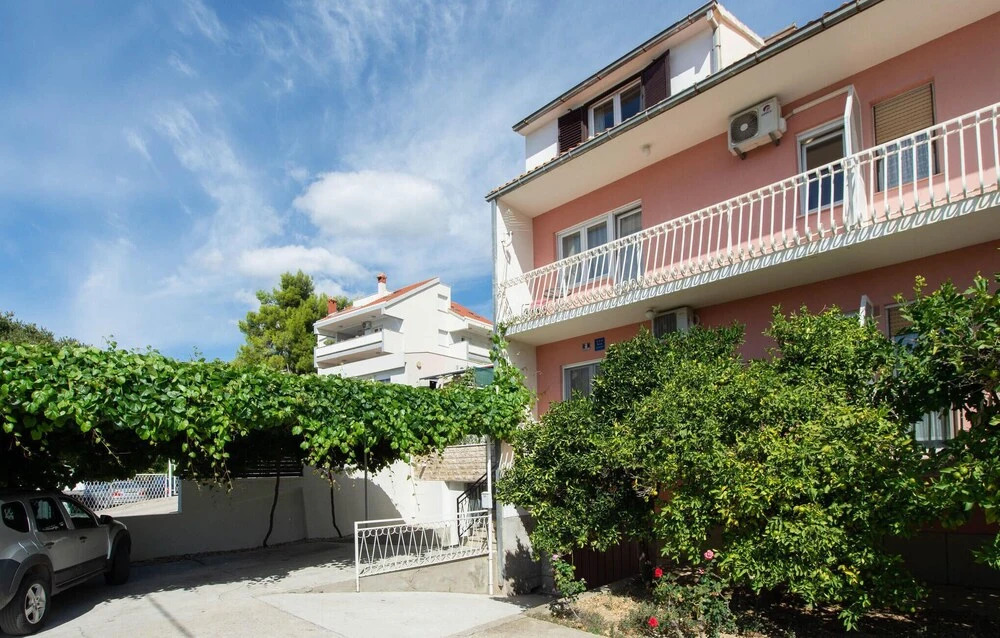 Amazing Home in Podstrana With Outdoor Swimming Pool, Wifi and 5 Bedrooms