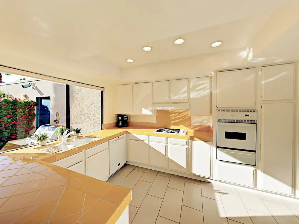 N De Anza - 2 Br Townhouse