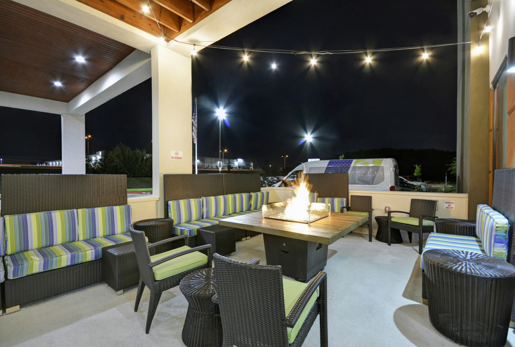 Home2 Suites By Hilton Dallas Desoto