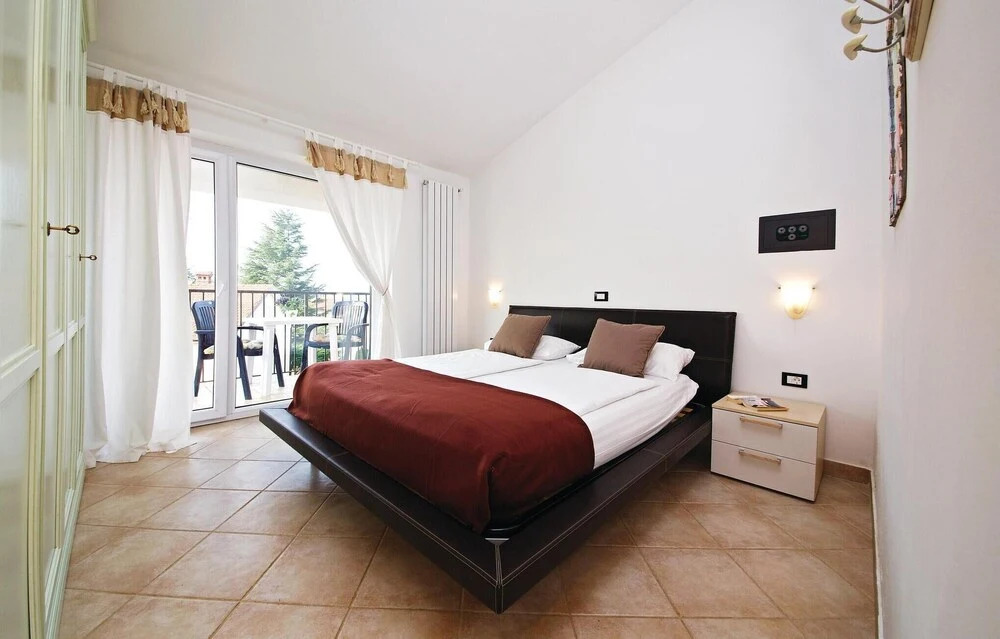 Stunning Apartment in Pula With Outdoor Swimming Pool, Wifi and 2 Bedrooms