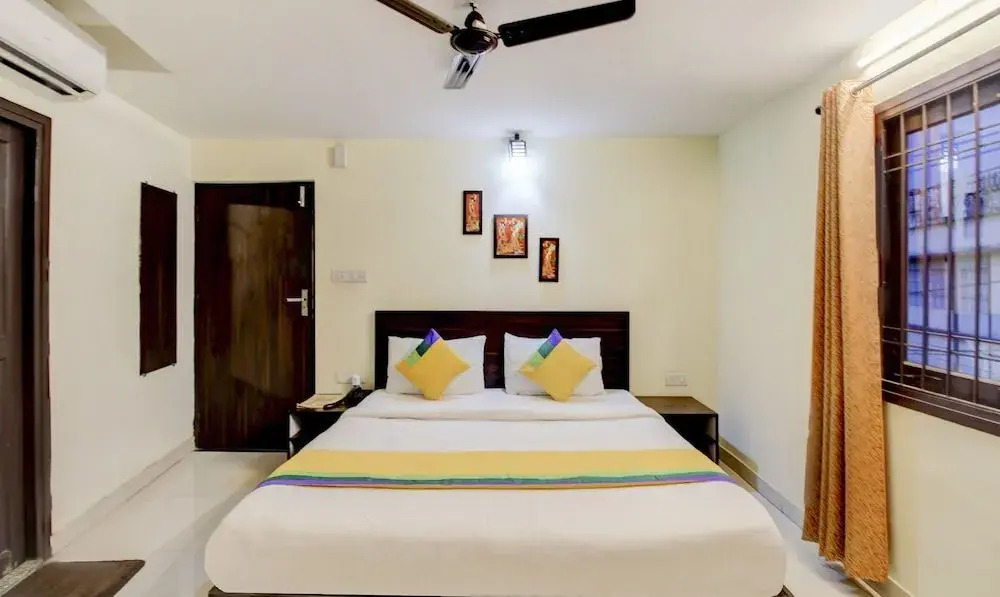 Itsy Hotels Royal Monarch