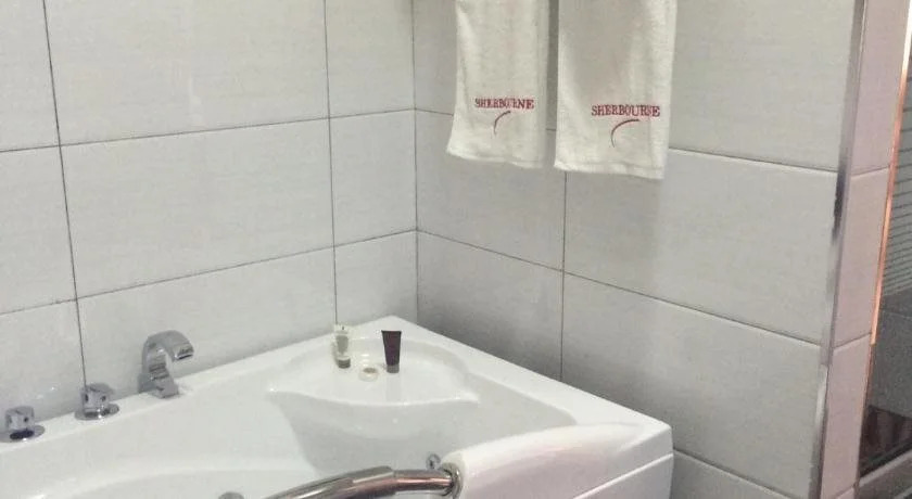 Sherbourne Hotel
