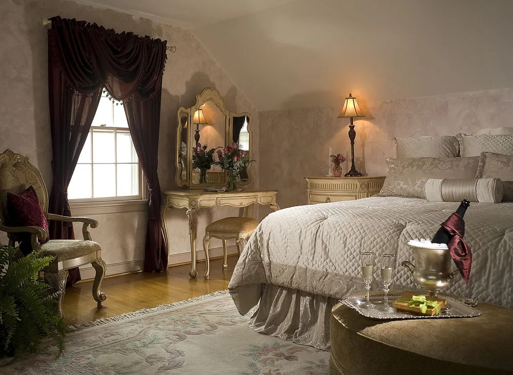Colonial Gardens B & B