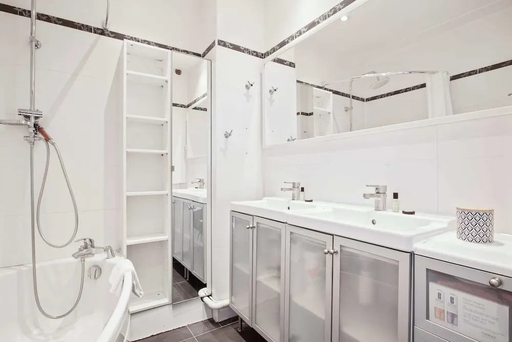 Beautiful and Charming Flat for 4 in the Centre of Paris