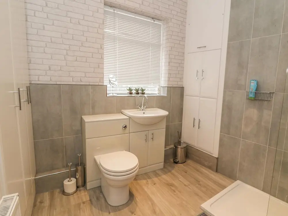1 Sandy Lane, Chester