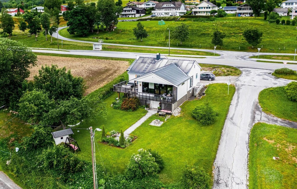 Gorgeous Home In Vestnes With Wifi