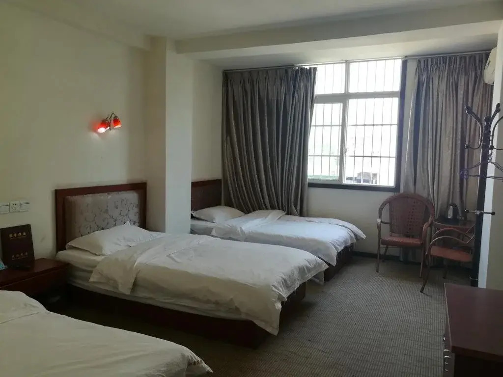 Tiny Jiangnan Hotel