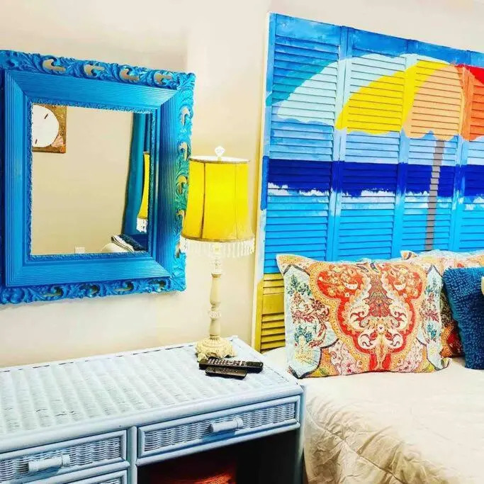 Mini Pearl, Private 2 BR - 1 block to BEACH!