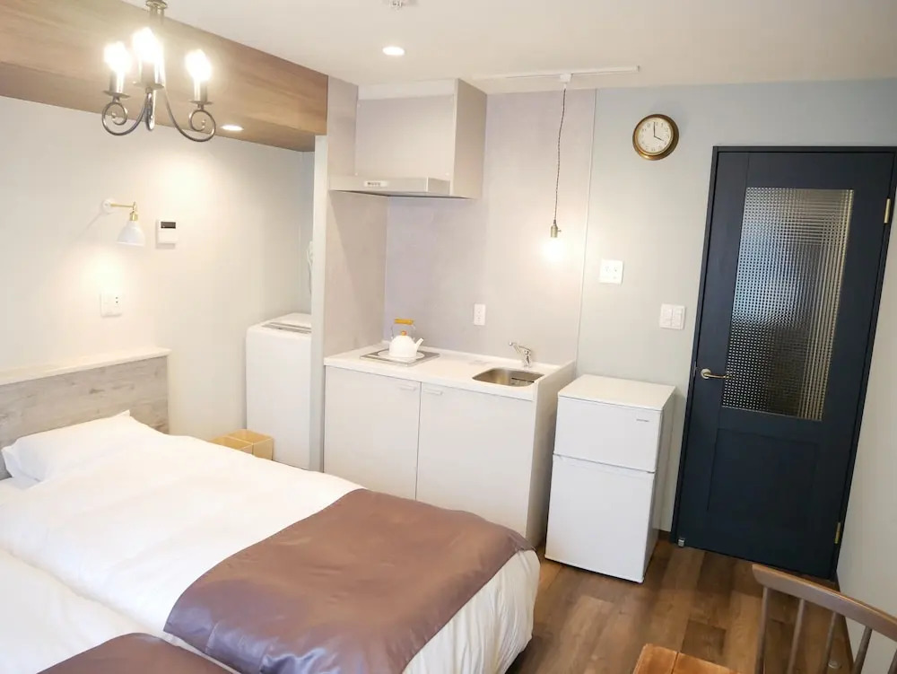 7 Rooms Hotel & Cafe - ディズニーと空港までバス1本 - 全室キッチン付き