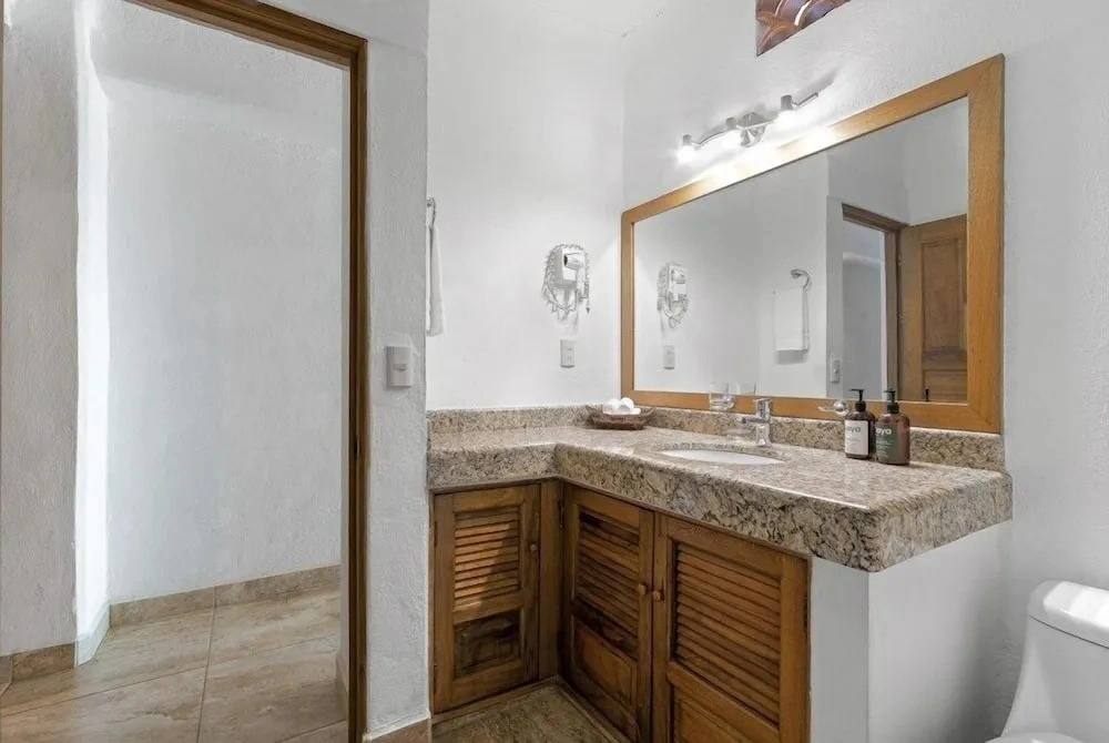 Ocean View 1Br Condo-balcony-beach-pool - 202