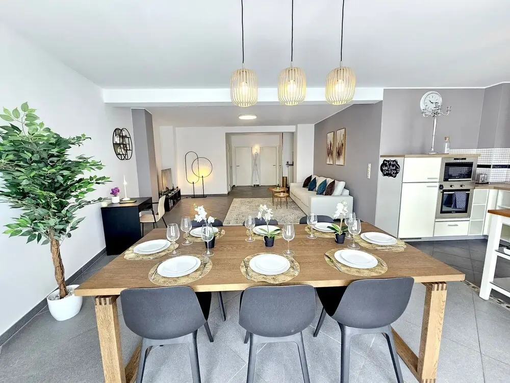 Well Appointed 2BR w terrace&parking