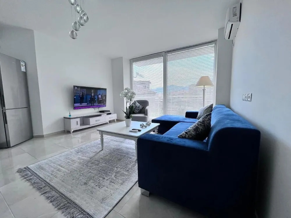 White Luxury Apartment