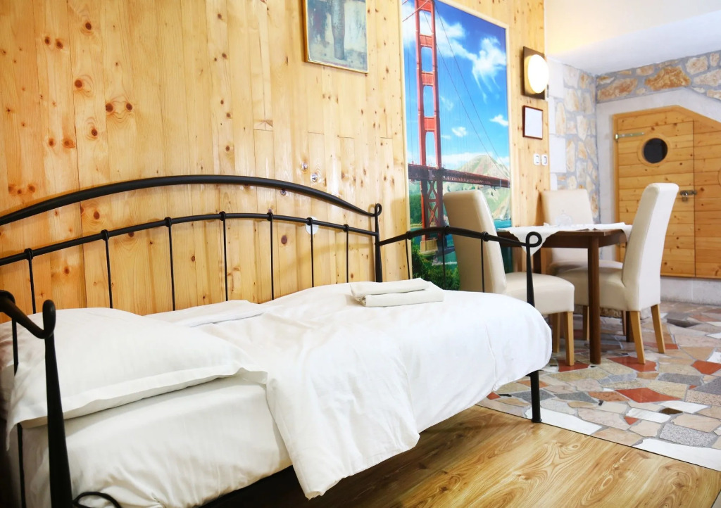 Hygge Rooms Split