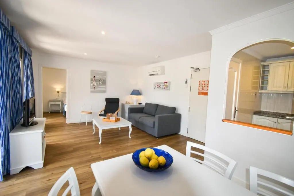 Lili Apartments