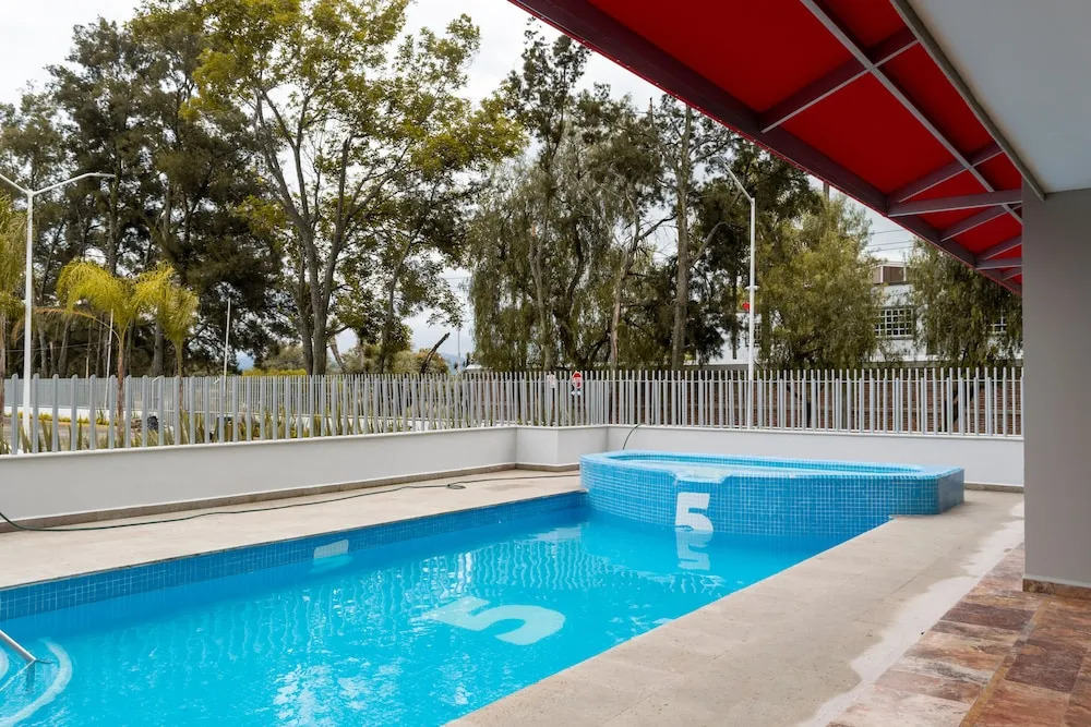 Hotel 5 Inn Plus