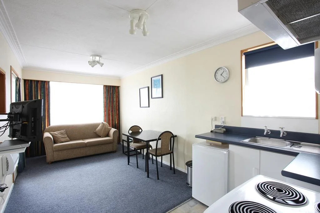 Queens Park Motels