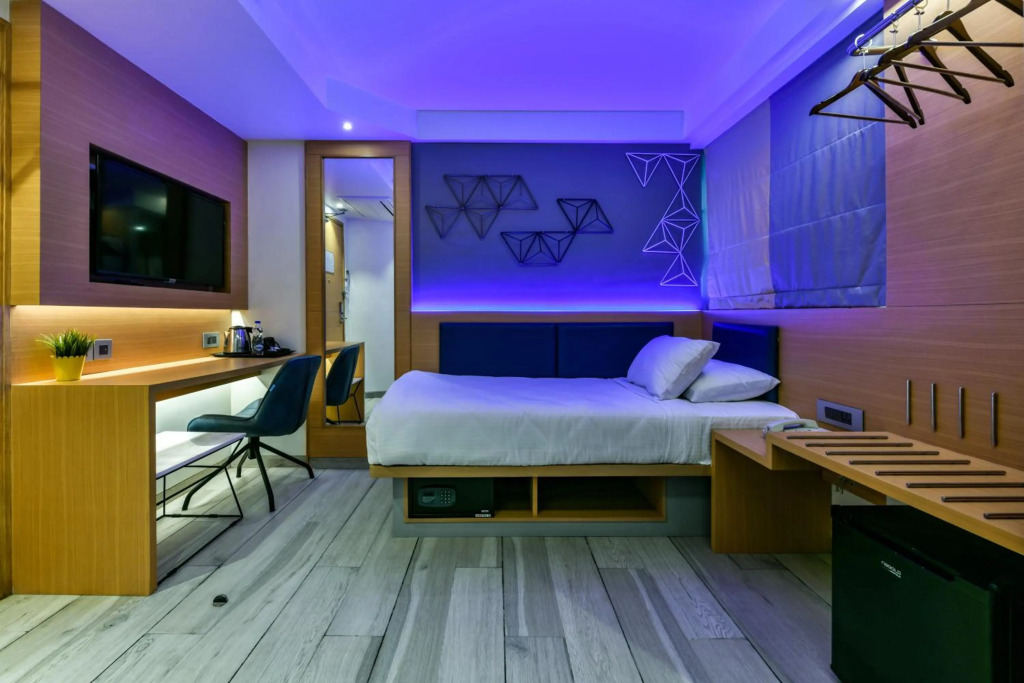 Indie Stays, BKC
