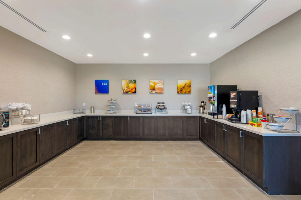 Comfort Inn & Suites Balch Springs - SE Dallas