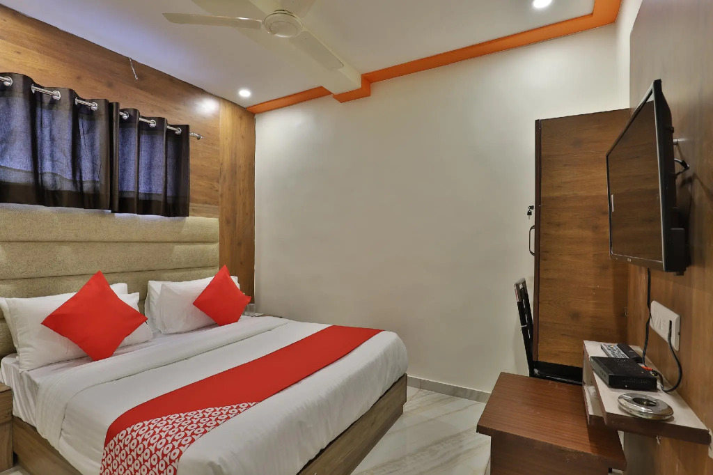 OYO 37359 hotel shiv villa