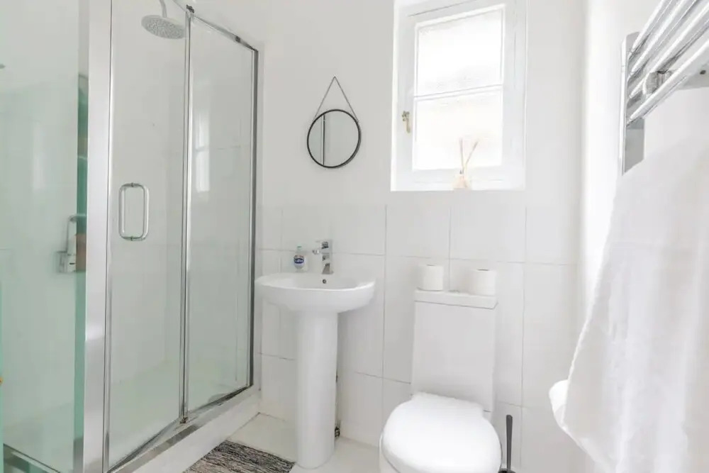 Stylish 2 Bedroom Apartment Beside Putney Station