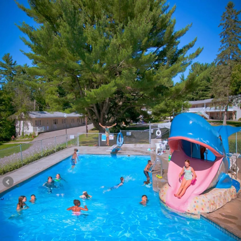 Lakeside Motel