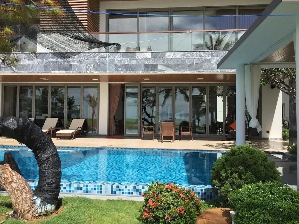 Luxury Yacht Villa