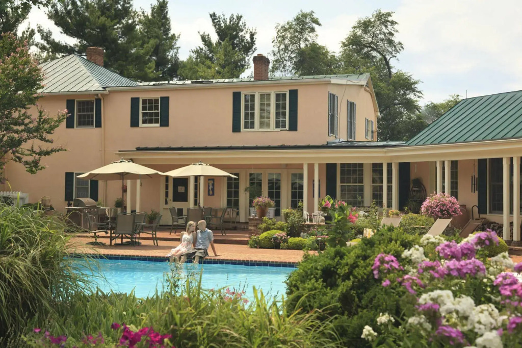 LAuberge Provencale Inn & Restaurant