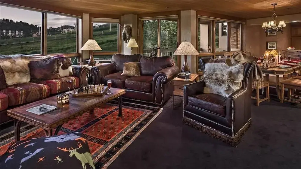 Chartreuse 122 2 BedroomCondo By Moving Mountains