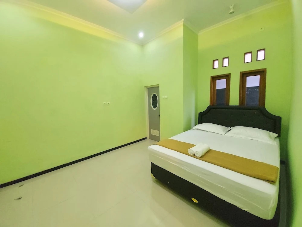 Tentrem Homestay by FH Stay