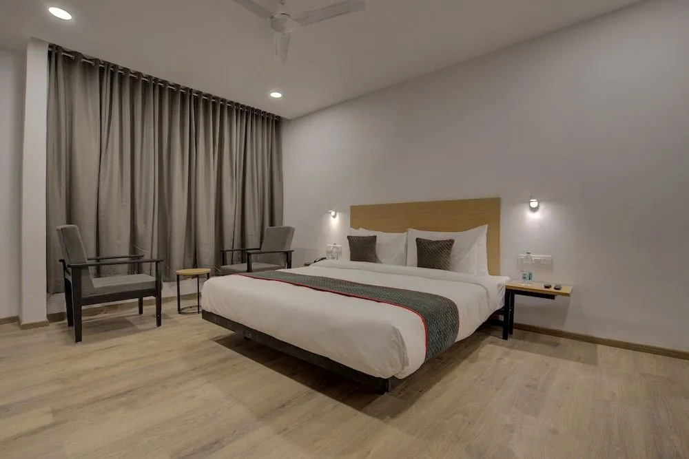 OYO Townhouse 114 Eureka Grand