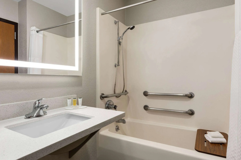 Days Inn by Wyndham Hillsboro
