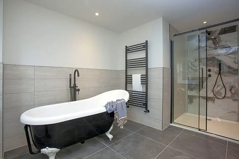 Golden Vanity Suite