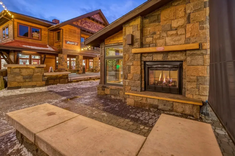 Spectacular Mountain Views and Outdoor Gatherings - Charming Oasis