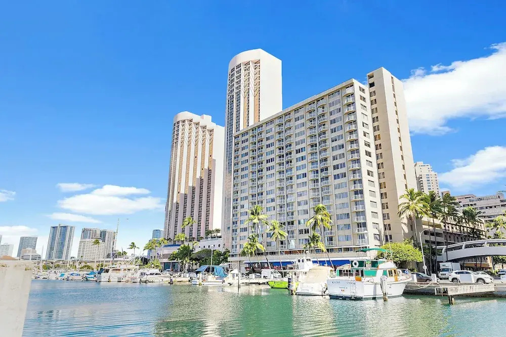 Ocean View 1BR at Ilikai Marina