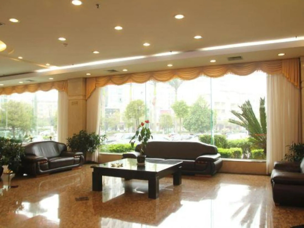 Jinghu Hotel