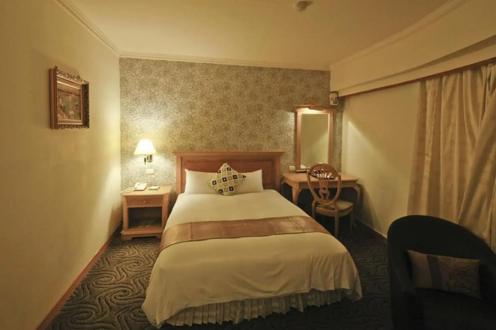 Cambridge Tainan Hotel