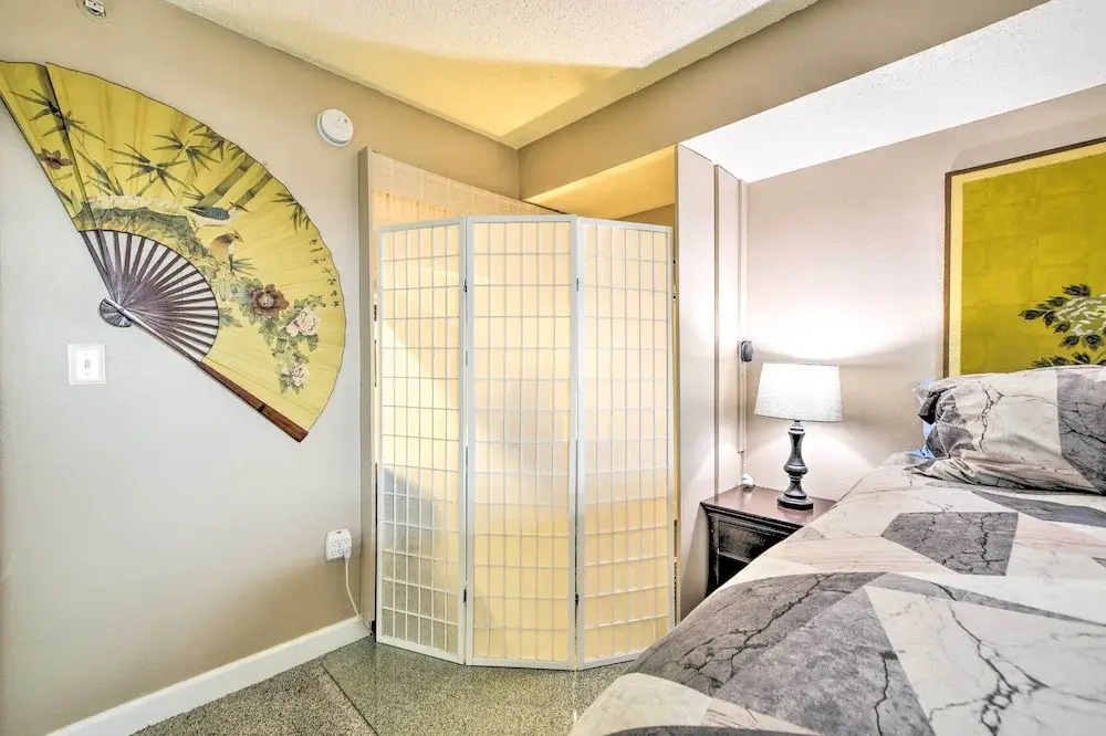 Condo w/ 2 Pools + Hot Tub in North Myrtle Beach!