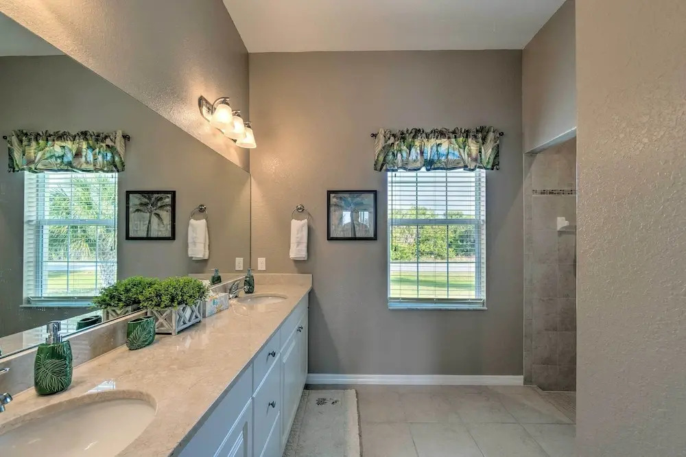 Port Charlotte Canalfront Home w/ Pool & Dry Bar!