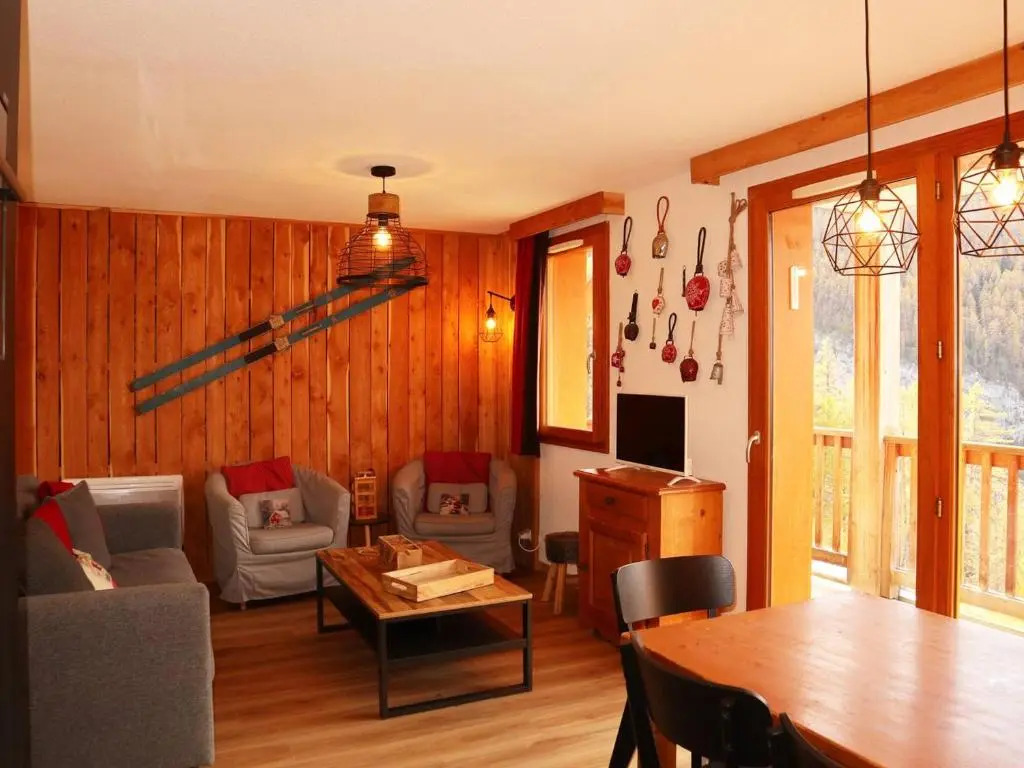 Duplex 10 pers. avec piscine, jacuzzi, balcon et ascenseur aux Orres 1800 - FR-1-322-296