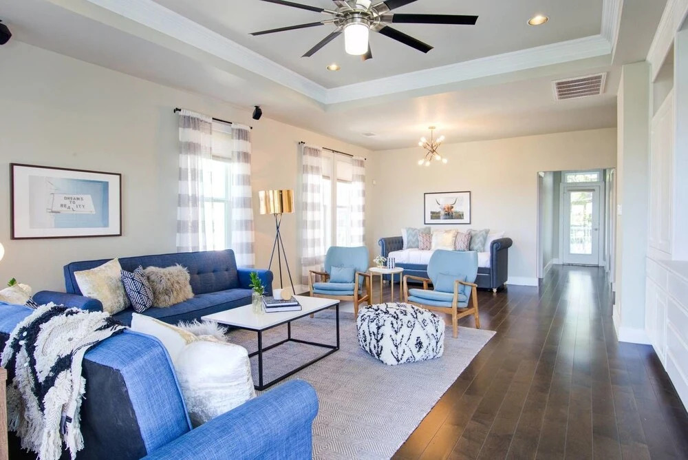 Massive 14 Bed/3.5ba Downtown Home by Domio