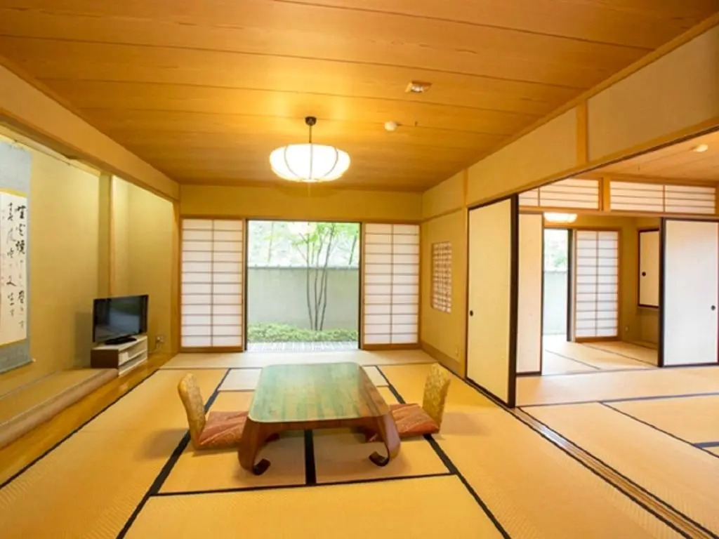 Izu Nagaoka Kinjokan
