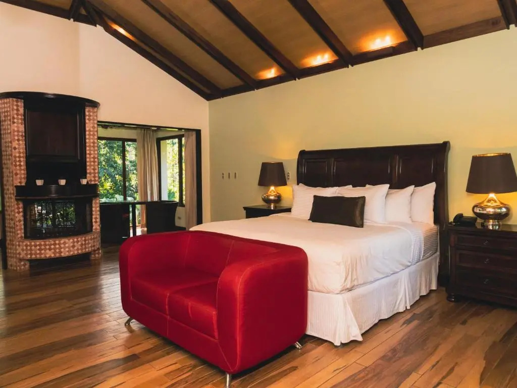 Hotel Boutique Casona del Cafetal and Lakeside Restaurant