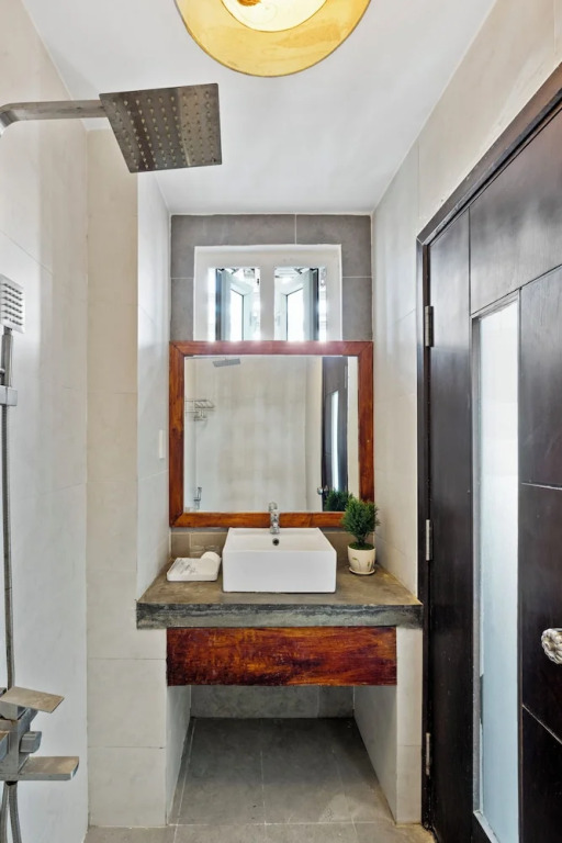 Happy House Hotel & Apartment