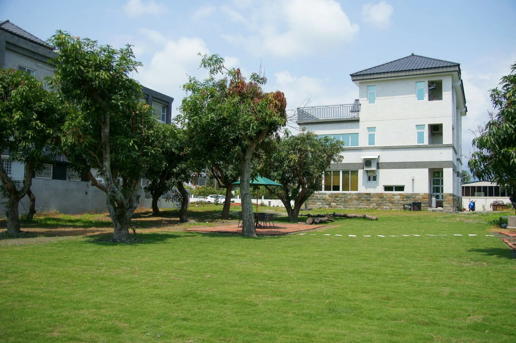 White Pine Village