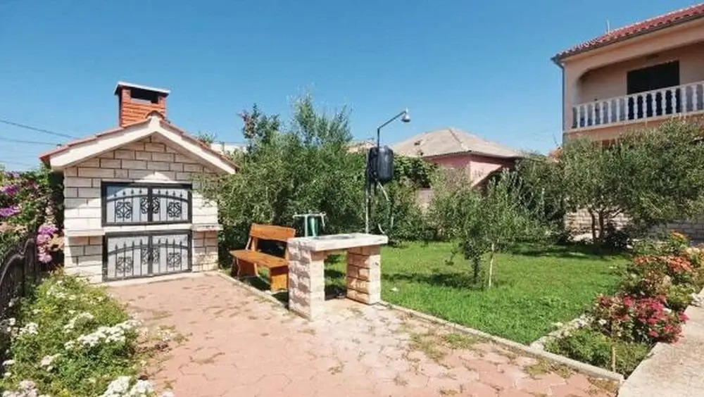 Beautiful Apartment Nora - near the beach