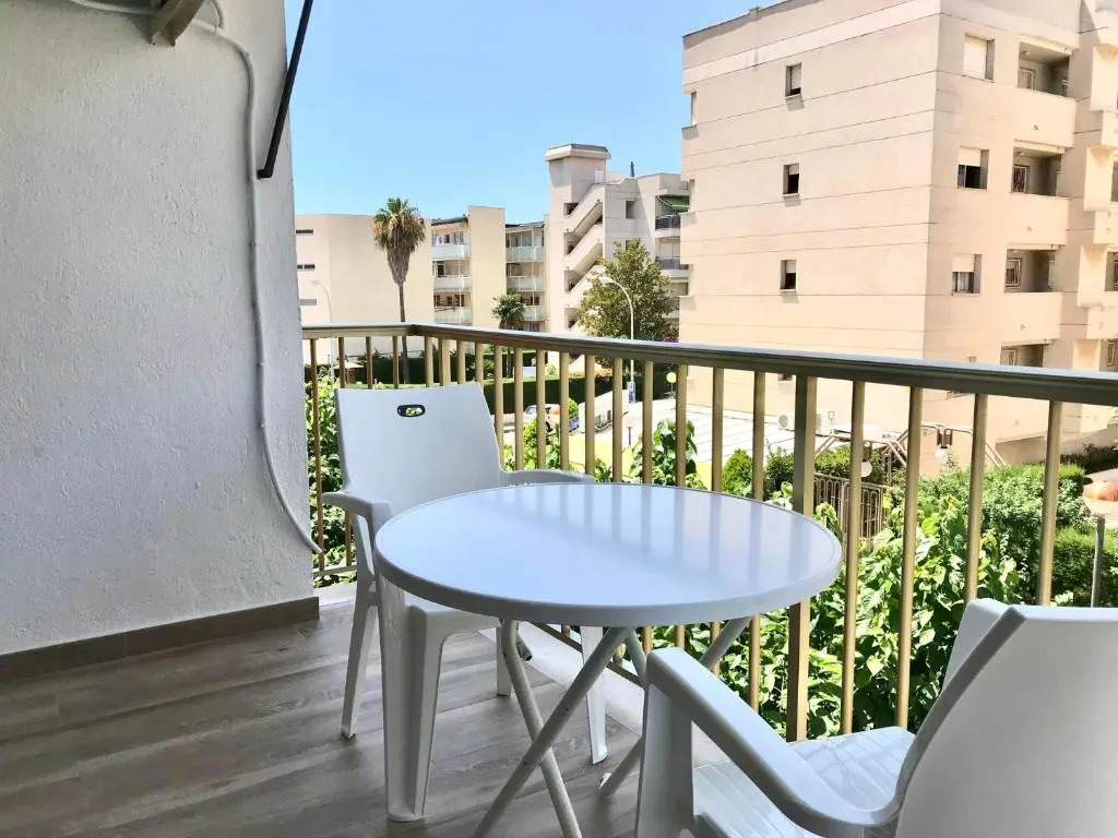 Apartamento reformado con terraza y en 2da linea de mar 146B - INMO22