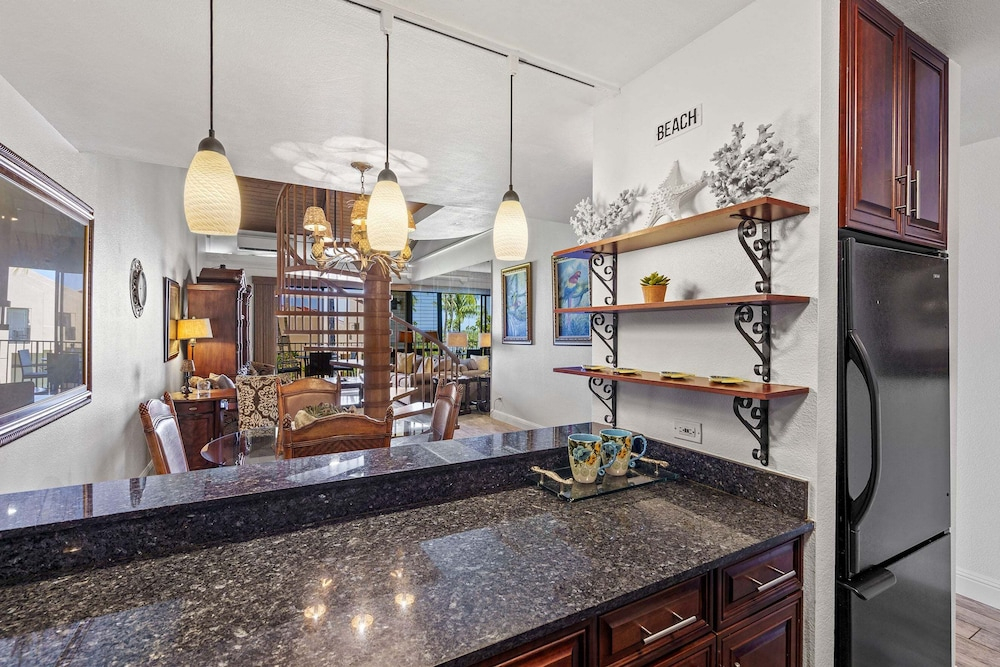 Discover Kamaole Sands 5-414: Penthouse Perfection W/split AC, Ocean View, Wi-fi