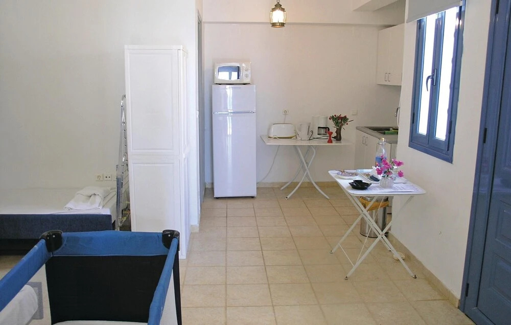 Stunning Home In Ampela, Syros
