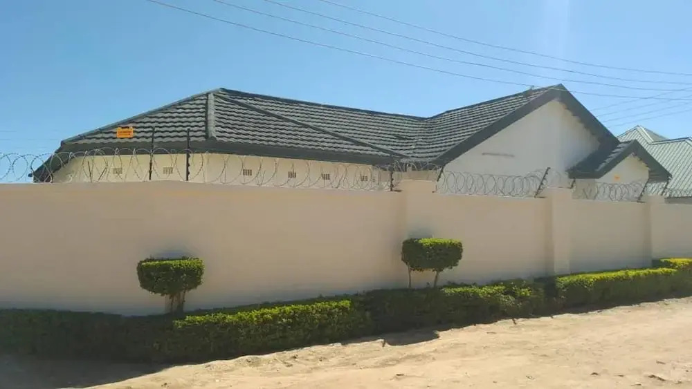 3 Bed House - Sleeps 6 - Garden - Parking - Wifi