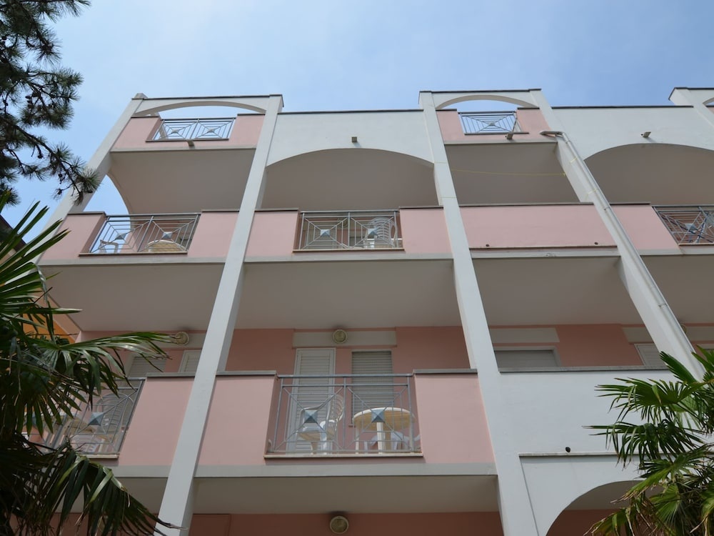 Luxurious Apartment In Lido Degli Estensi With Balcony